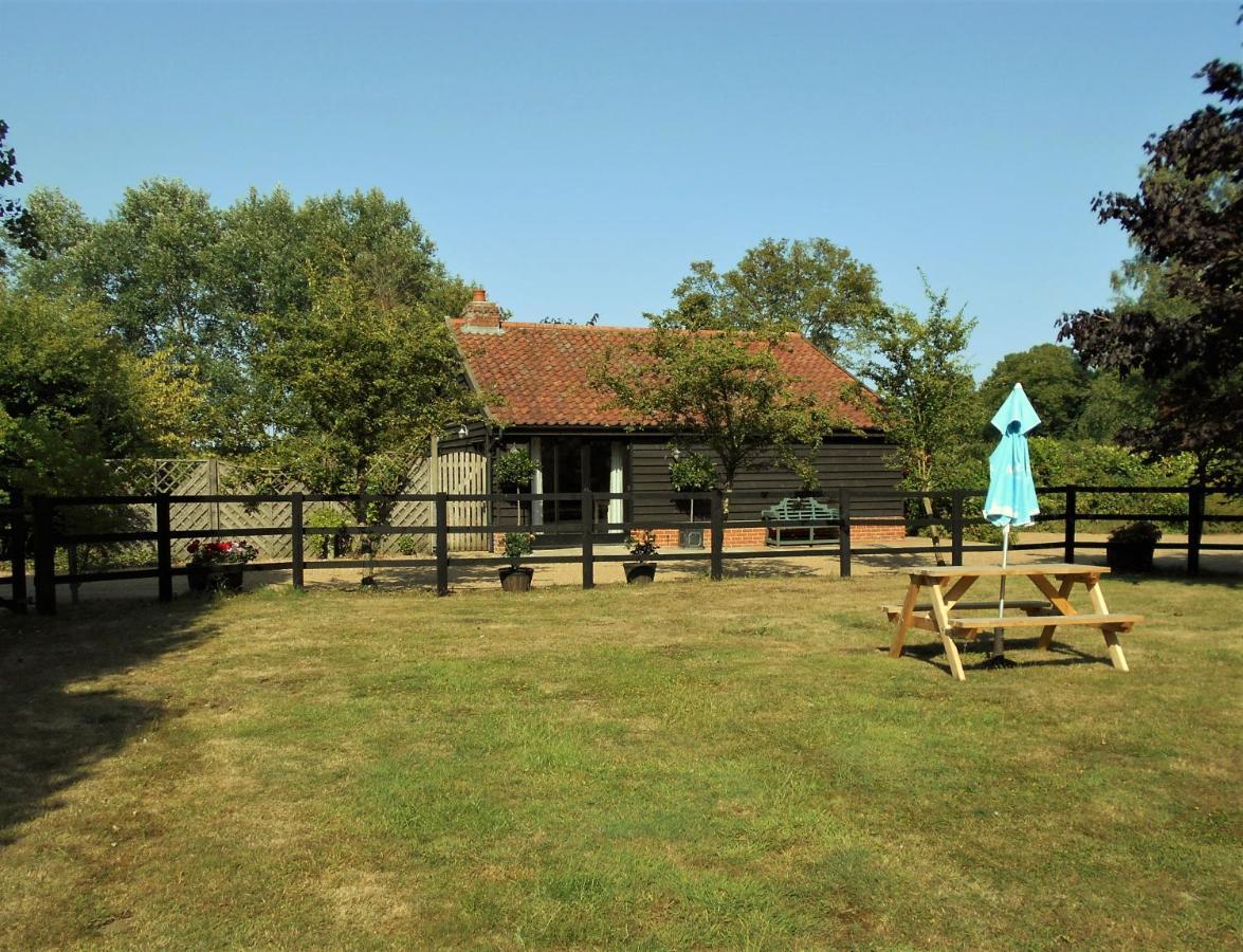 Brundish Suffolk Barn 2 Bed Idyllic 6 Acres Villa Wilby  Buitenkant foto